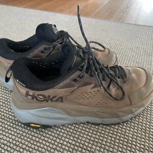 Hoka One One Kaha Women’s Brown and Black hiking shoe